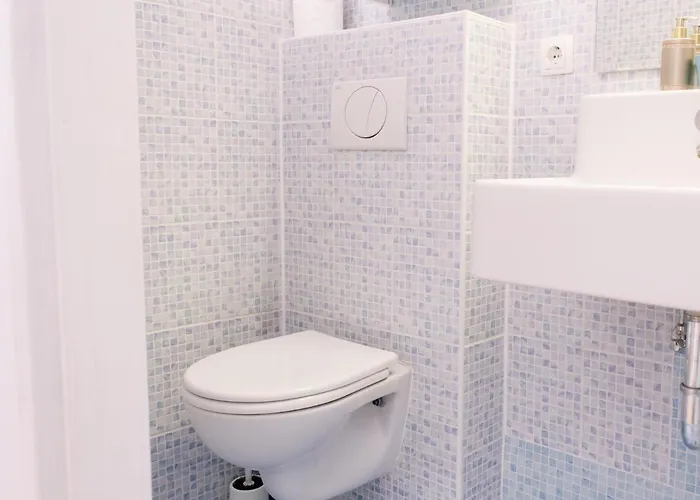 Bright, And Stylish Apartment Wien